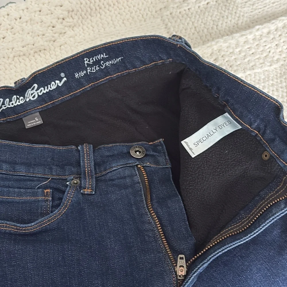 Eddie Bauer revival high rise straight fleece lined jeans size 6 - Picture 2 of 4